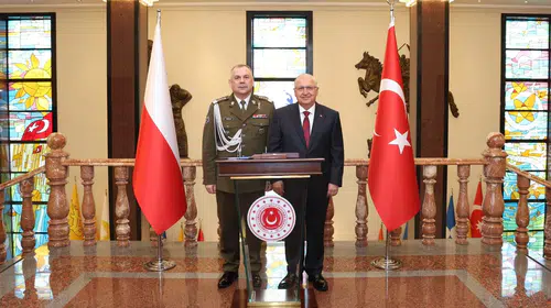 Ankara'da kritik savunma teması: Bakan Güler'den Polonyalı mevkidaşına kabul