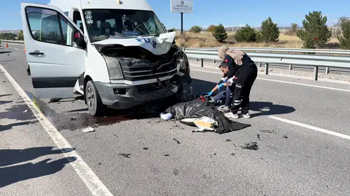 Kütahya'da feci kaza: Ters yöne giren motosikletli hayatını kaybetti