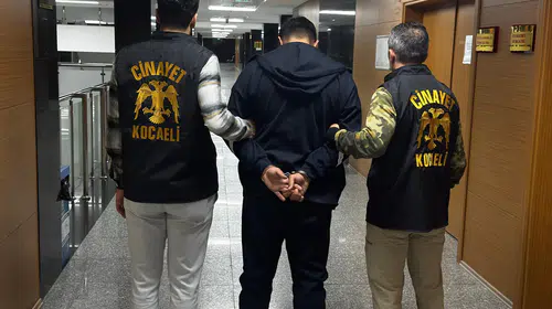 Kebapçı cinayetinin firari şüphelisi sınırda yakayı ele verdi