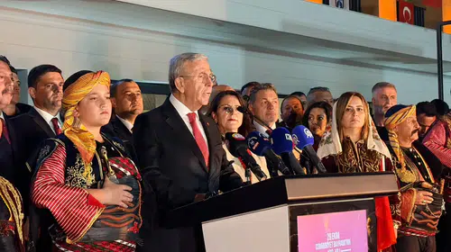 Mansur Yavaş'tan Cumhuriyet mesajı: Makamlar geçici, milletin güveni esastır