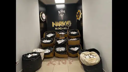 Kocaeli'de zehir tacirlerine büyük darbe: 338 bin hap ele geçirildi