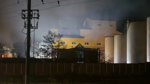 Bandırma'da kabus dolu gece: Yağ fabrikasını küle çeviren yangın saatler sonra söndürüldü