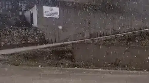 Bolu'nun doğa harikası Yedigöller'e sezonun ilk karı düştü