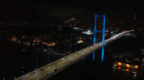İstanbul'un gerdanlıkları Türk Dünyası Günü için ışık saçtı
