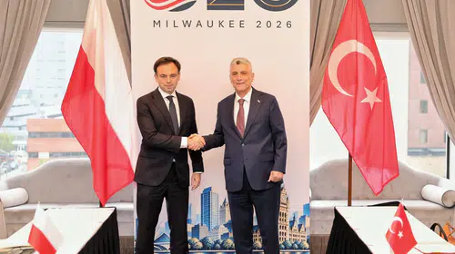 Türkiye ve Polonya'dan 15 milyar dolarlık ticaret hedefi: Bakan Bolat'tan kritik temas