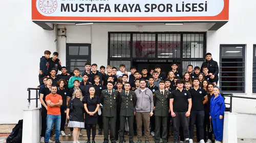 Gençlere askerlik mesleğini sevdirmek için sahaya indiler