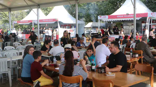 Adana'da gastronomi şöleni: Lezzet tutkunları Merkez Park'a akın etti