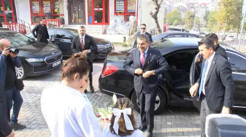Bakan Tekin'den okul bahçelerinde oyun seferberliği: Geleneksel kültür geri dönüyor