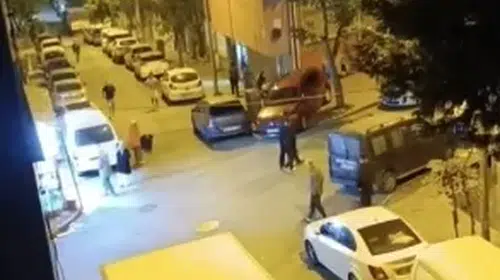 Sultangazi'de motosikletli dehşet: Yürüyen gence kurşun yağdırdılar