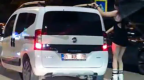 Adana trafiğinde yürekleri ağza getiren patenli yolculuk