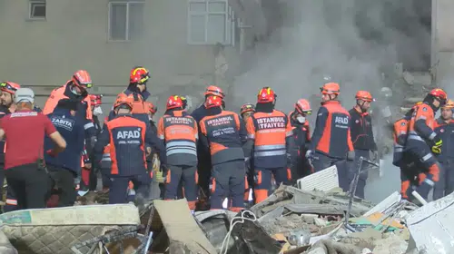 Maltepe'de korkunç çöküş: Enkaz altından bir kişi daha sağ çıkarıldı