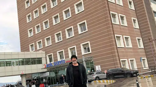 Ünlü komedyen Cem Yılmaz sağlık kontrolü için Çanakkale'de