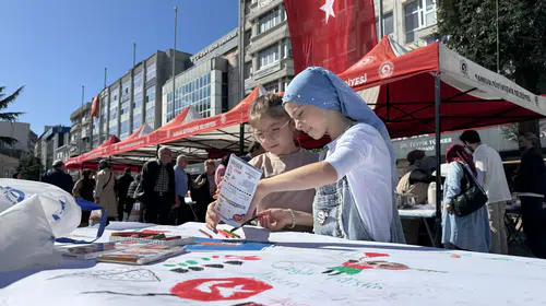 Samsunlu miniklerden Gazze'deki yaşıtlarına anlamlı destek: Fırçalarıyla umut oldular