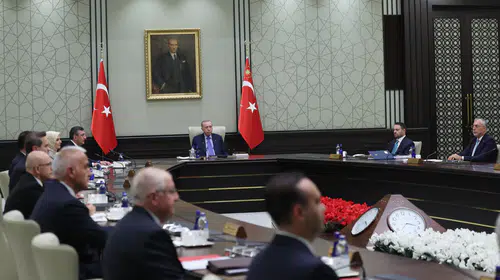 Beştepe'de kritik zirve: Terörsüz Türkiye hedefi ve fon mağdurları masada