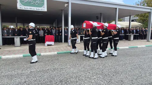 Sinop'taki tekne faciasında hayatını kaybeden polis memuru son yolculuğuna uğurlandı