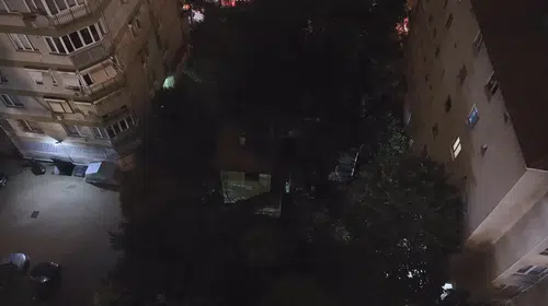 Kadıköy'de gece yarısı dehşeti: Tarihi ahşap köşk küle döndü