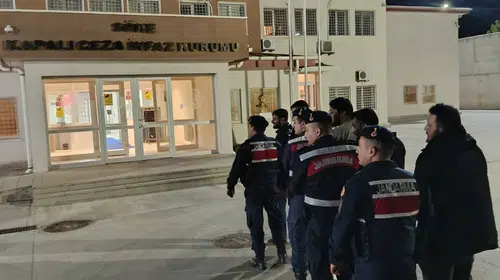 Kuşadası'nda göçmen kaçakçılığı operasyonu: 5 tutuklama