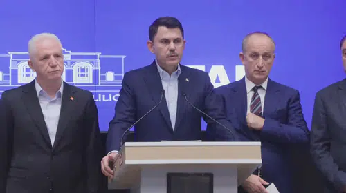 İstanbul'da 83 yılın rekor yağışı: Bakan Kurum'dan sel felaketiyle ilgili kritik açıklamalar