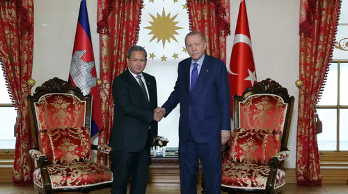 Dolmabahçe'de kritik diplomasi trafiği: Erdoğan ve Manet bir araya geldi