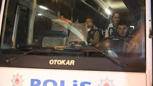 Bayraklı Belediyesi'ndeki yolsuzluk operasyonunda kritik isimler hakim karşısında