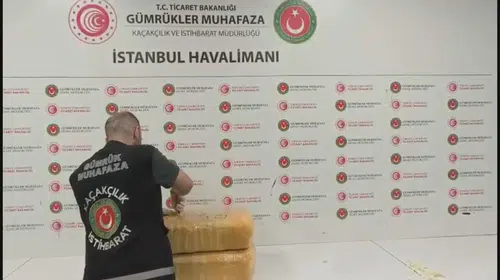 İstanbul Havalimanı'nda 30 milyonluk uyuşturucu operasyonu: İki kişi kıskıvrak yakalandı