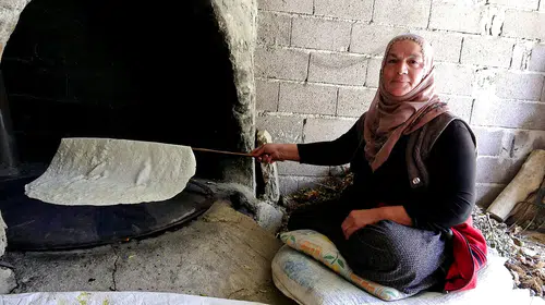 Kayseri'de kış hazırlığı: Kadınlar imece usulüyle geleneksel yufka mesaisinde