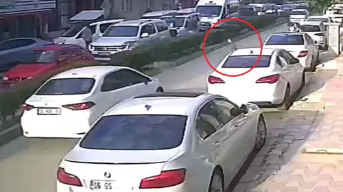 Polatlı'da zincirleme kaza: Küçük çocuğun yola fırlaması trafiği birbirine kattı