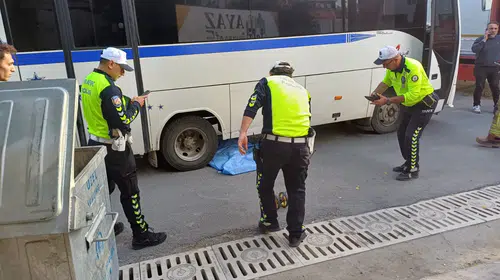 Salihli'de acı kaza: Servis minibüsünün çarptığı 8 yaşındaki çocuk yaşamını yitirdi