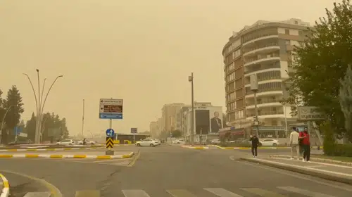 Şanlıurfa'da toz bulutu hayatı felç etti: Gökyüzü griye döndü