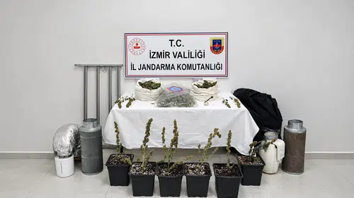 Karabağlar'daki evde kurulan uyuşturucu düzeneği jandarmaya takıldı