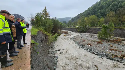 Sapanca'da sel felaketinin izleri siliniyor: Kaymakam Yazıcı sahada inceleme yaptı