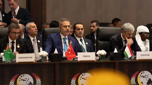 Bağdat'ta kritik zirve: Dışişleri Bakanı Fidan İİT toplantısında yerini aldı