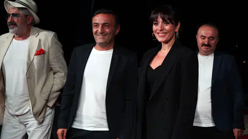 63. Altın Portakal'da yıldızlar geçidi: Kırmızı halıda şıklık ve sinema coşkusu