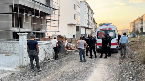 Kütahya'da korkunç kaza: Çatıdan düşen işçi yaşam mücadelesi veriyor