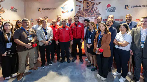 Bakan Kacır'dan TEKNOFEST'te yapay zeka performansı: Spikerlik sınavından tam not aldı