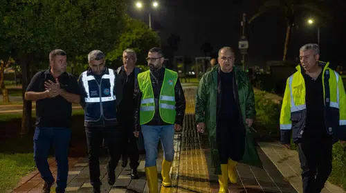Mersin'de sağanak alarmı: Belediye ekipleri teyakkuza geçti