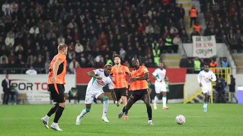 Çorum'da zafer ev sahibinin: Arca Çorum FK geri dönüşle kazandı