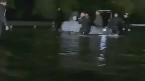 İstanbul'da sel kabusu: Ayazağa'da mahsur kalanlar botlarla tahliye edildi