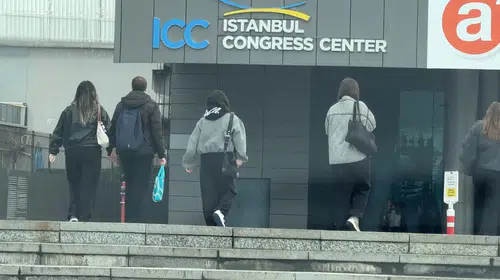 İstanbul'daki konser eğlencesi trajediyle bitti: Bir genç hayatını kaybetti