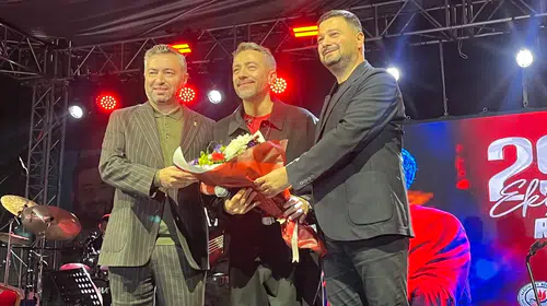 Kağıthane’de Cumhuriyet coşkusu: Resul Dindar ve kızı Ela sahneye damga vurdu