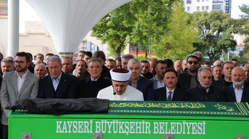 Abdullah Gül Kayseri'de hüzünlü veda: Amcasını son yolculuğuna uğurladı