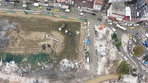 İstanbul'da sel felaketinin izleri silinmeye çalışılıyor: Arama kurtarma faaliyetleri kritik aşamada