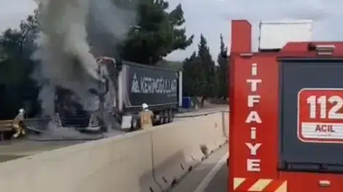 Hatay'da korkutan anlar: Hareket halindeki TIR küle döndü