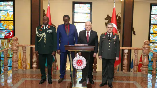 Ankara'da kritik savunma diplomasisi: Gambiyalı mevkidaş ağırlandı