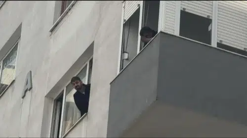 Kadıköy'de dehşet anları: 8 katlı binada yangın paniği