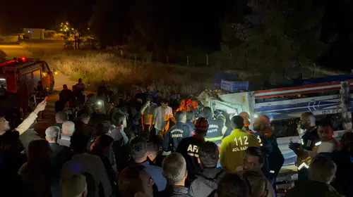 Adıyaman yolunda feci kaza: Elma yüklü kamyonet ile traktör çarpıştı