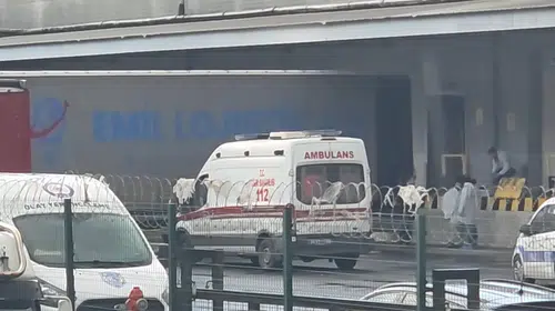 Esenyurt'taki depo faciası: İki dev aracın arasında can verdi