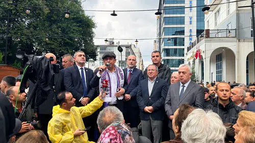 Özgür Özel'den Artvin'de sert çıkış: İktidarın kara düzenini bitireceğiz