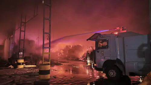 Mersin'de gece yarısı korkutan yangın: Yıldırım düşmesi faciaya yol açtı
