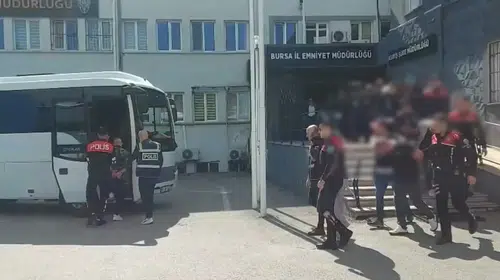 İki ilde eş zamanlı fuhuş baskını: 12 gözaltı ve milyonluk el koyma